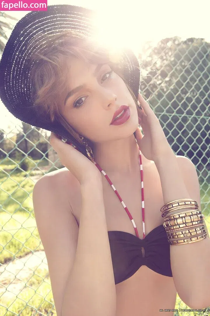 gal_gadot Onlyfans Photo Gallery 