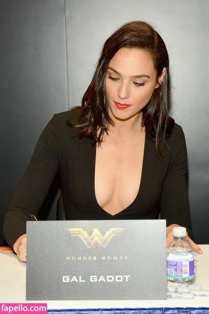 gal_gadot Onlyfans Photo Gallery 