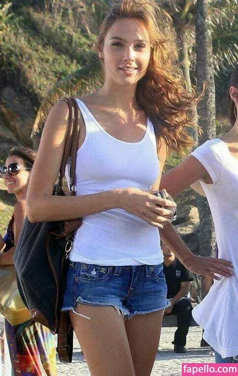 gal_gadot Onlyfans Photo Gallery 