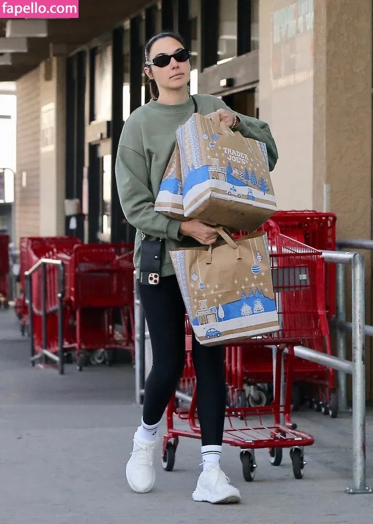 gal_gadot Onlyfans Photo Gallery 