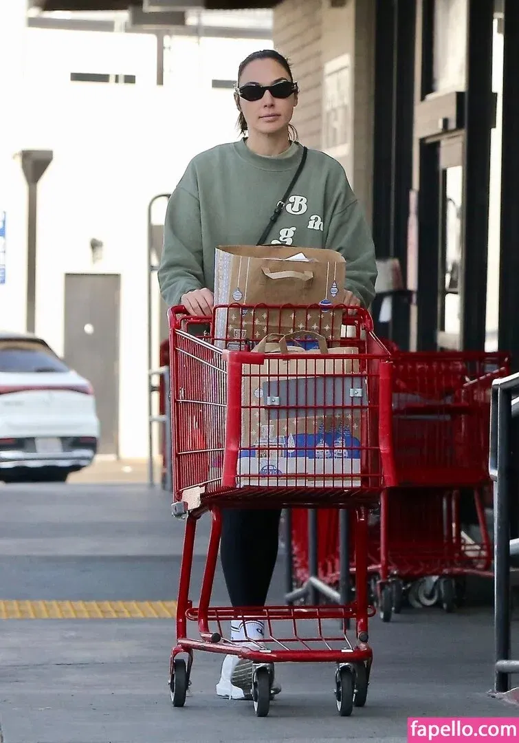 gal_gadot Onlyfans Photo Gallery 