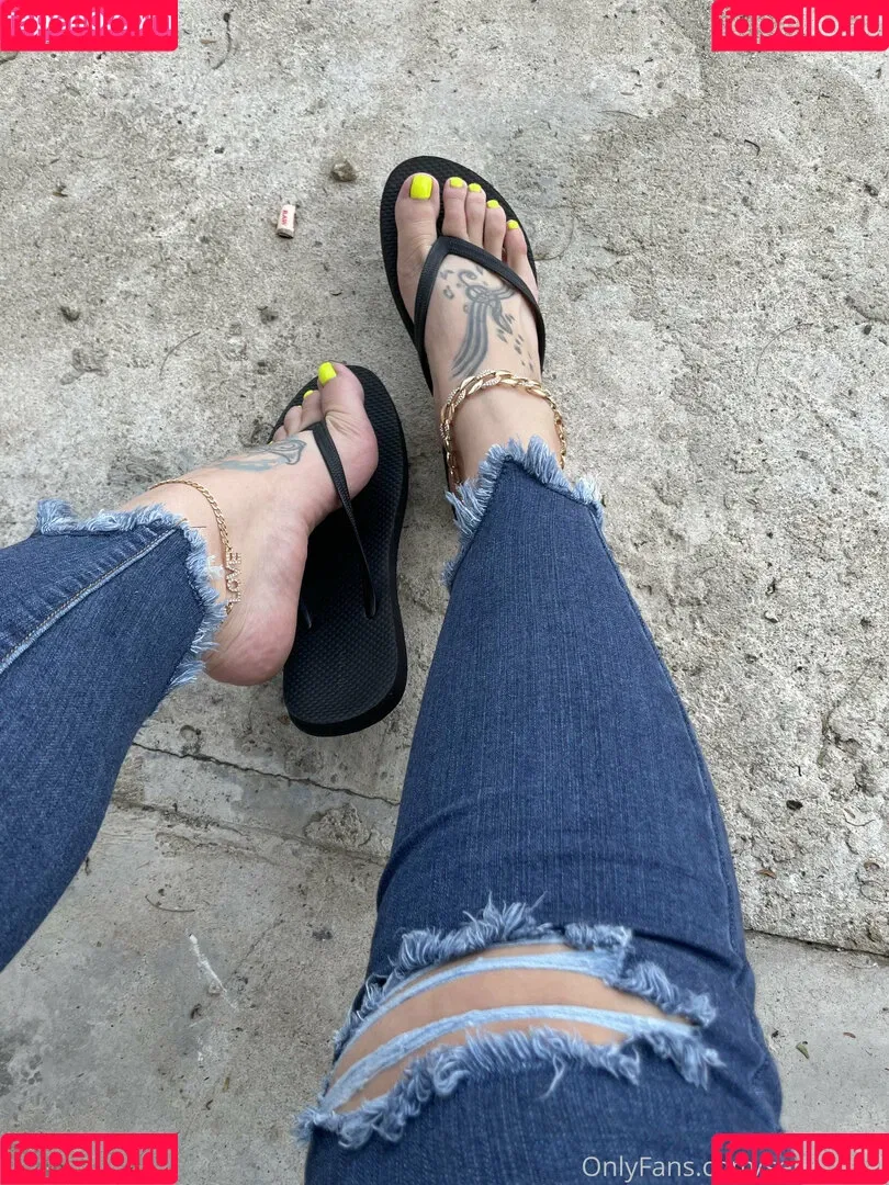 servingfet Onlyfans Photo Gallery 