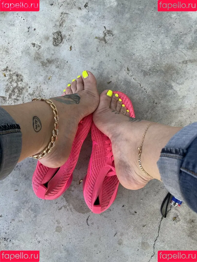 servingfet Onlyfans Photo Gallery 