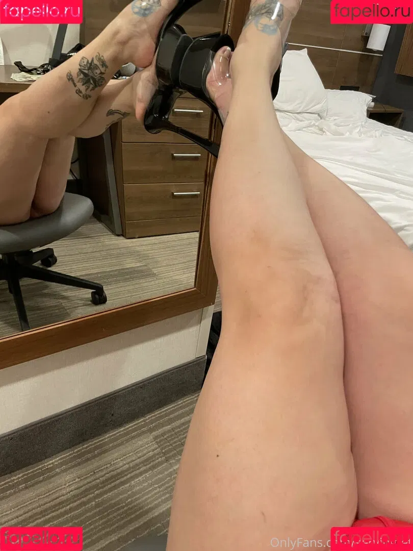 servingfet Onlyfans Photo Gallery 