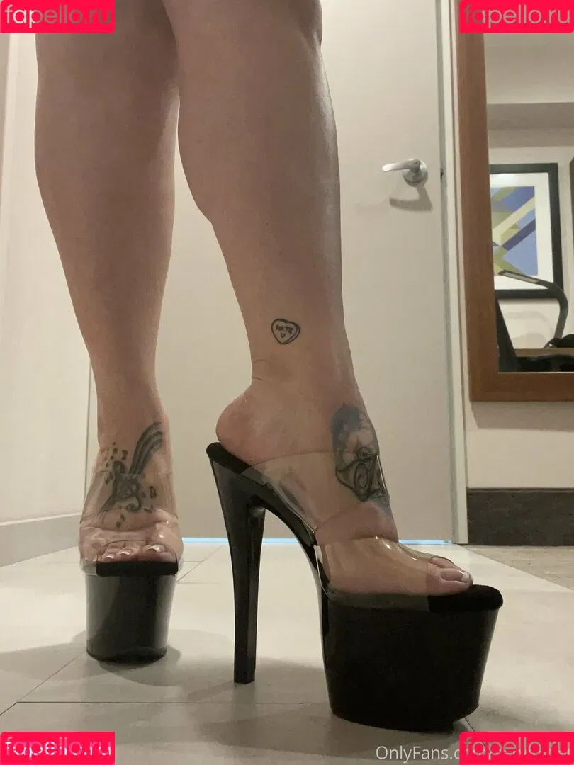 servingfet Onlyfans Photo Gallery 
