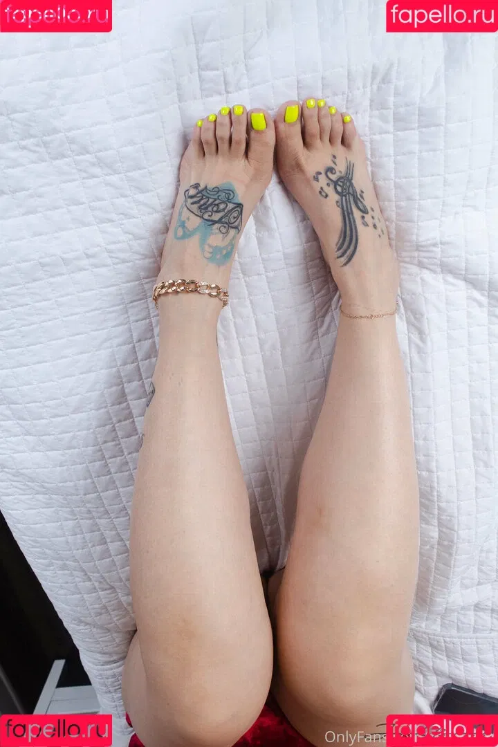 servingfet Onlyfans Photo Gallery 