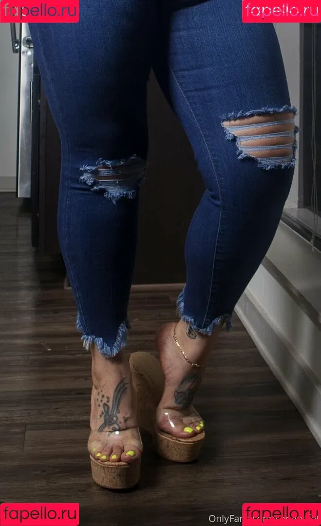 servingfet Onlyfans Photo Gallery 