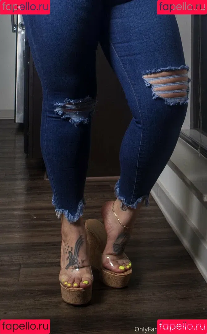servingfet Onlyfans Photo Gallery 