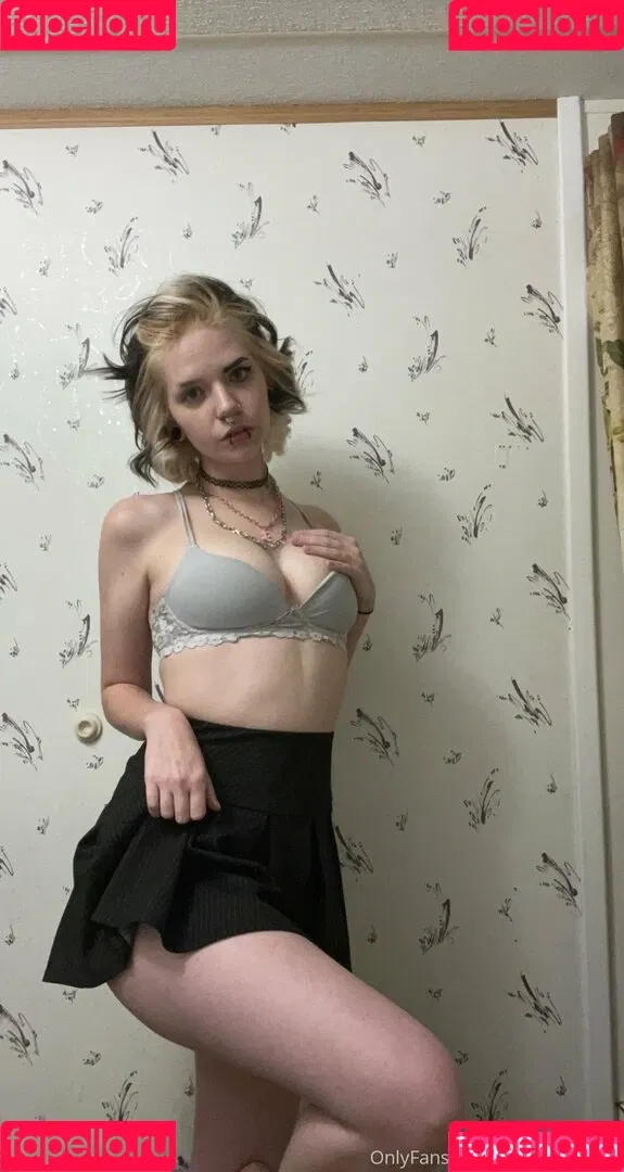 gothichorrorcliche Onlyfans Photo Gallery 