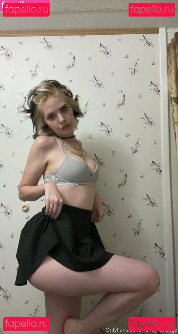 gothichorrorcliche Onlyfans Photo Gallery 