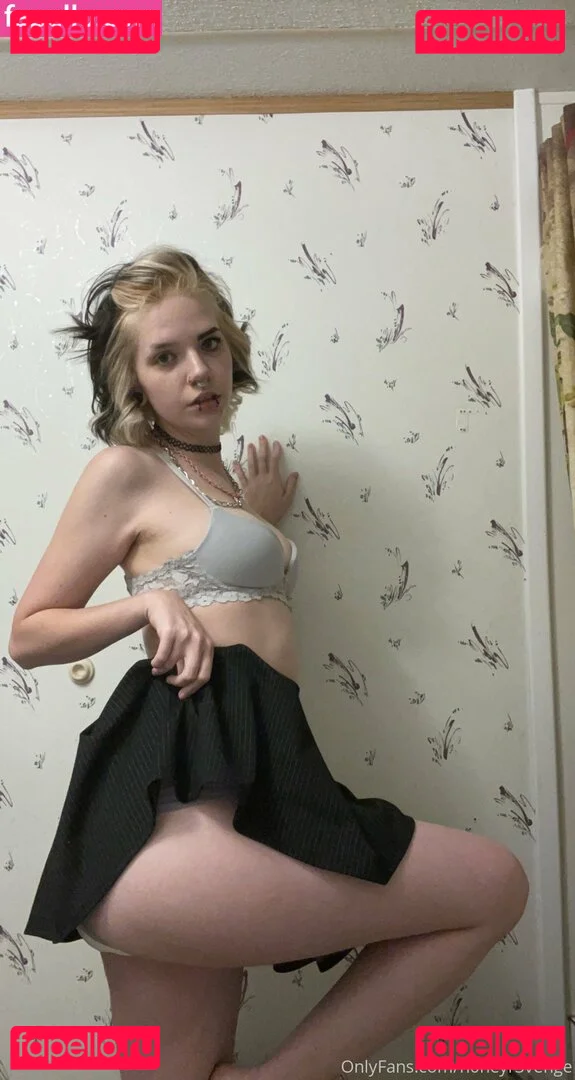 gothichorrorcliche Onlyfans Photo Gallery 