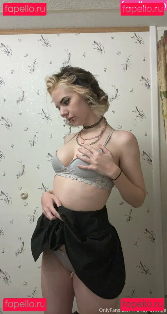 gothichorrorcliche Onlyfans Photo Gallery 