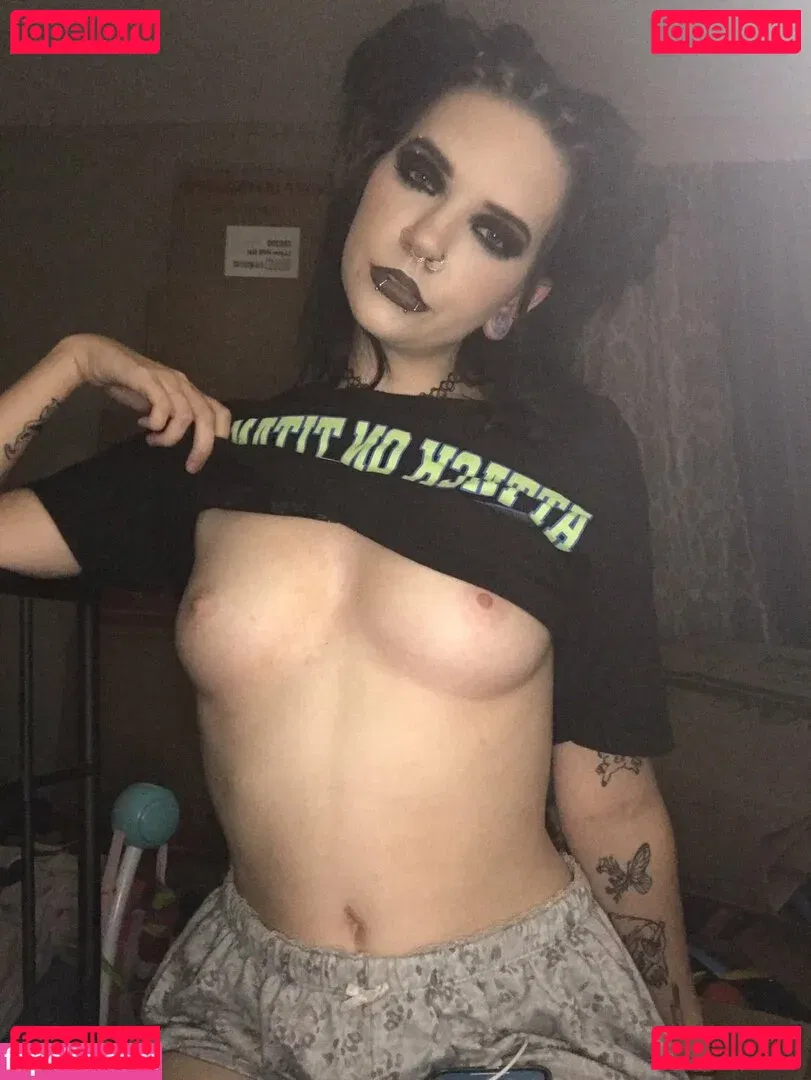 gothichorrorcliche Onlyfans Photo Gallery 