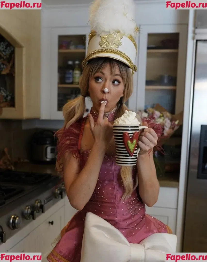 Lindsey Stirling Onlyfans Photo Gallery 