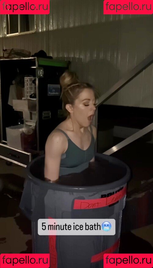 Lindsey Stirling Onlyfans Photo Gallery 