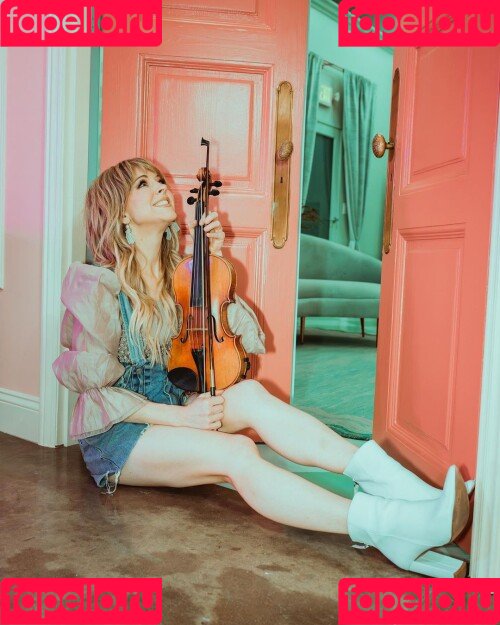 Lindsey Stirling Onlyfans Photo Gallery 