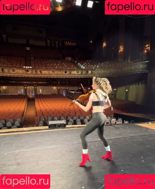 Lindsey Stirling Onlyfans Photo Gallery 