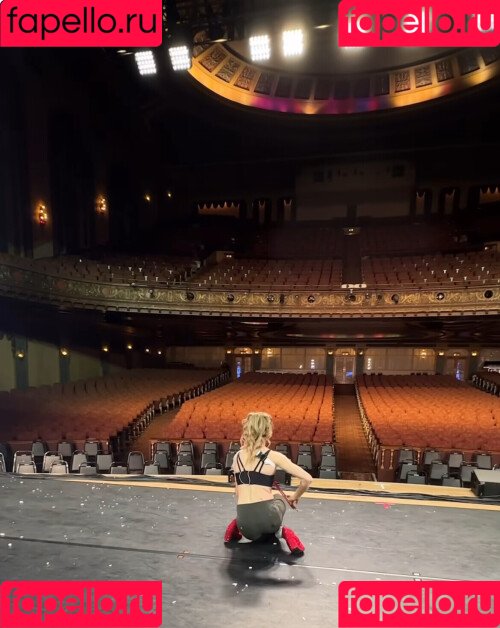 Lindsey Stirling Onlyfans Photo Gallery 