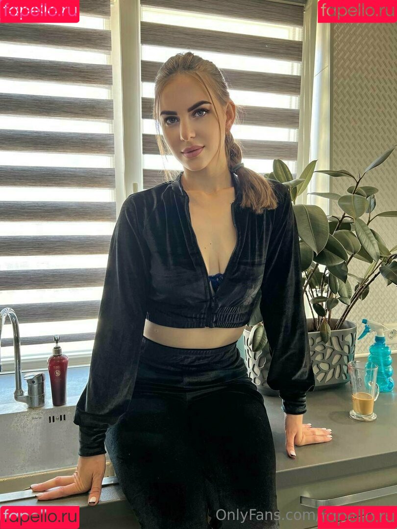 wrenirene Onlyfans Photo Gallery 