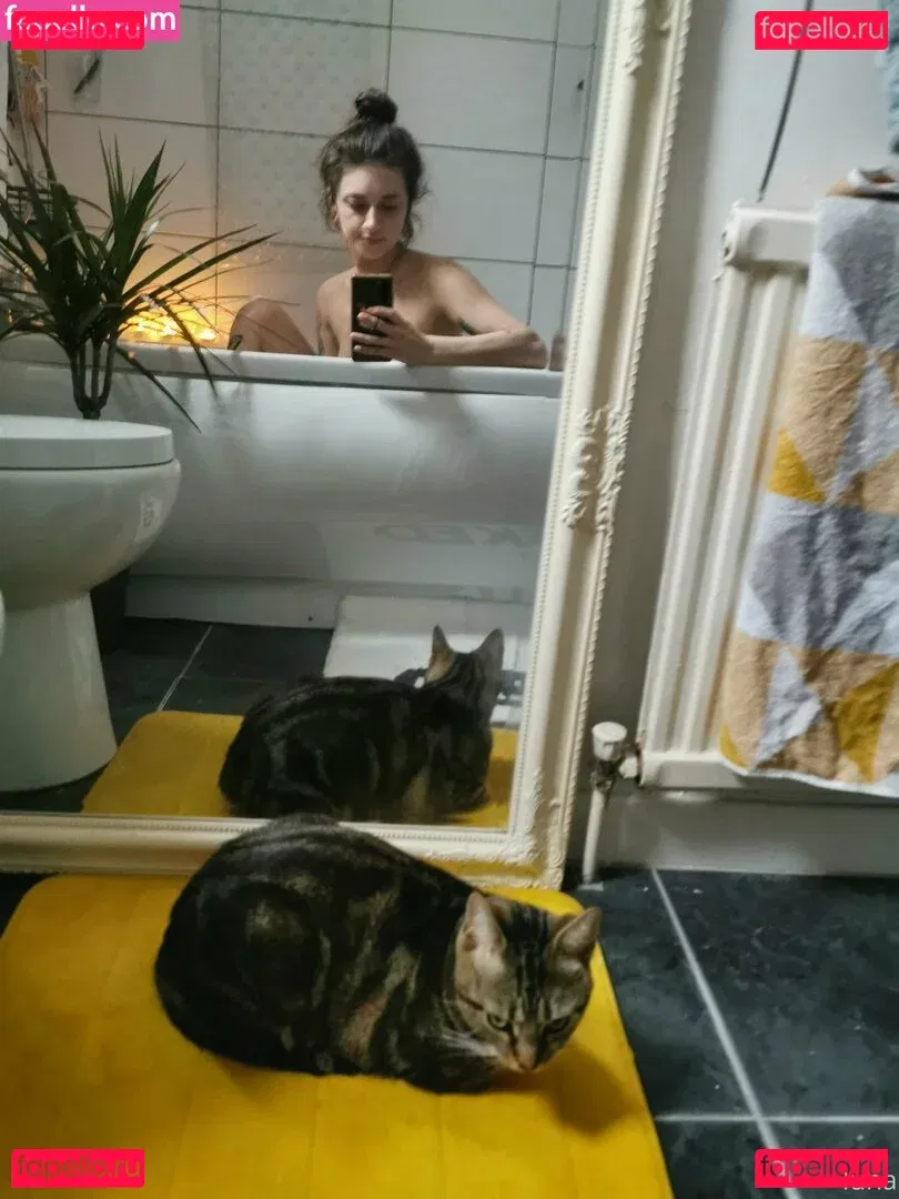 lunahaze Onlyfans Photo Gallery 