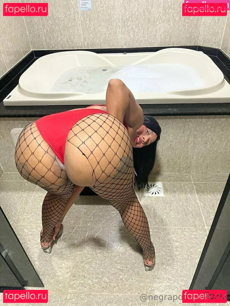 negrapomposa_28 Onlyfans Photo Gallery 