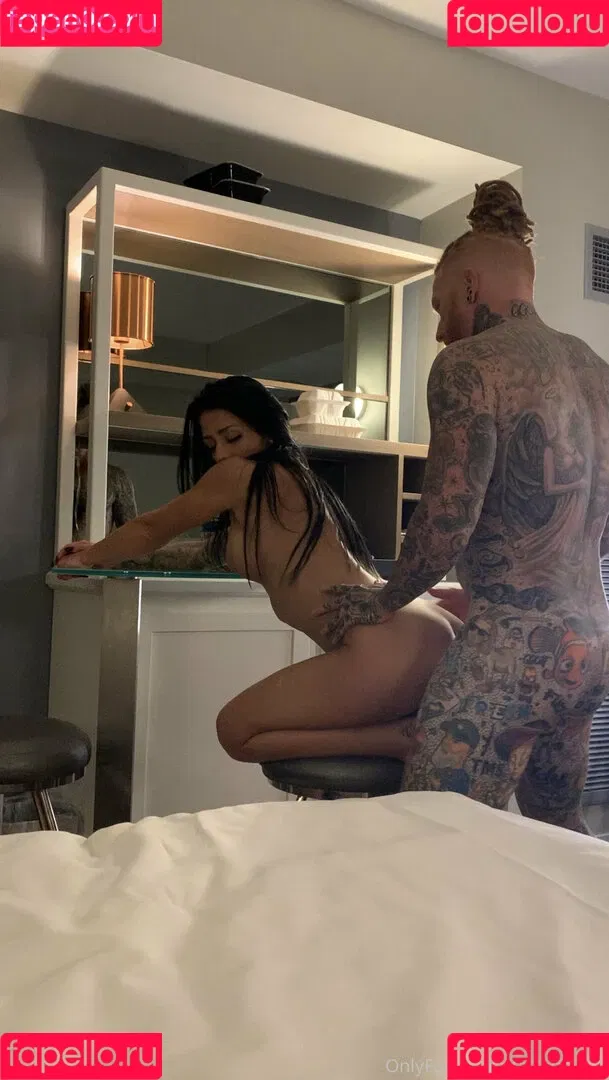 tattedgingy Onlyfans Photo Gallery 