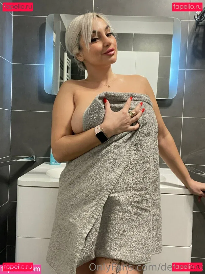 debrafox Onlyfans Photo Gallery 