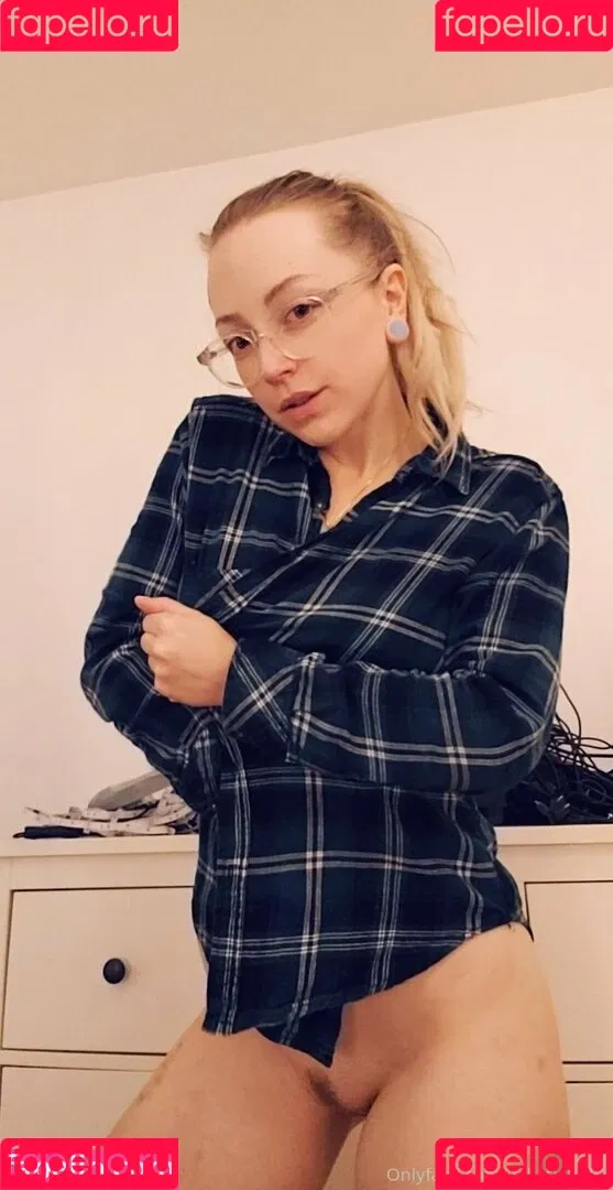 itskatiebelle Onlyfans Photo Gallery 