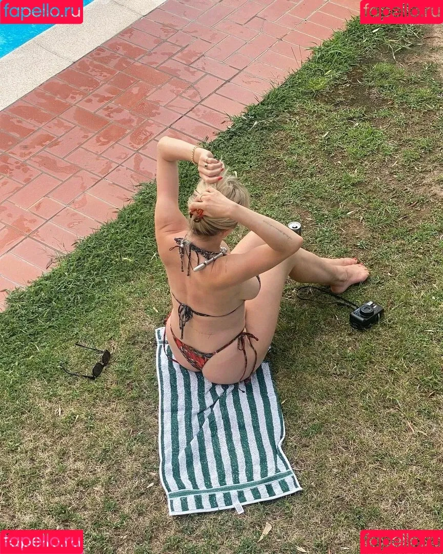 Caroline Vreeland Onlyfans Photo Gallery 