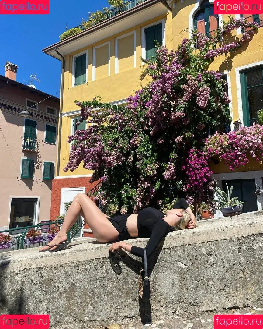 Caroline Vreeland Onlyfans Photo Gallery 