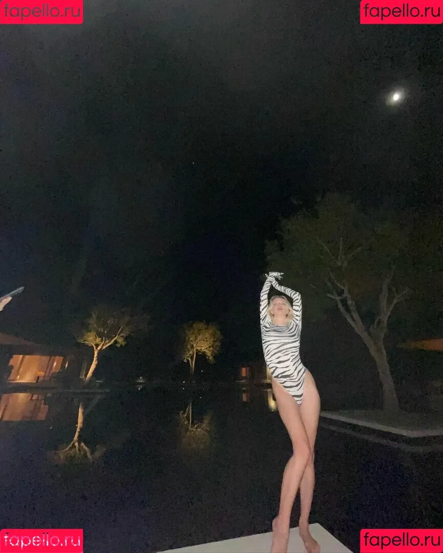 Caroline Vreeland Onlyfans Photo Gallery 