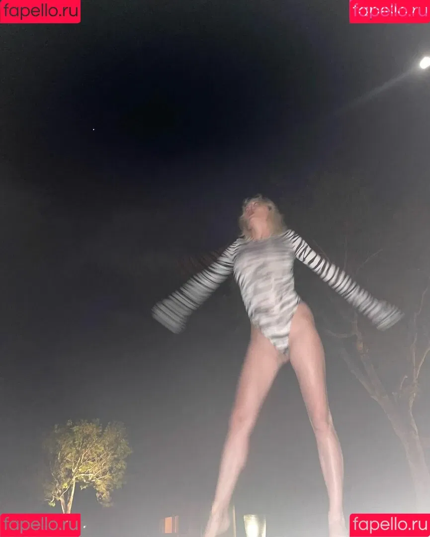 Caroline Vreeland Onlyfans Photo Gallery 