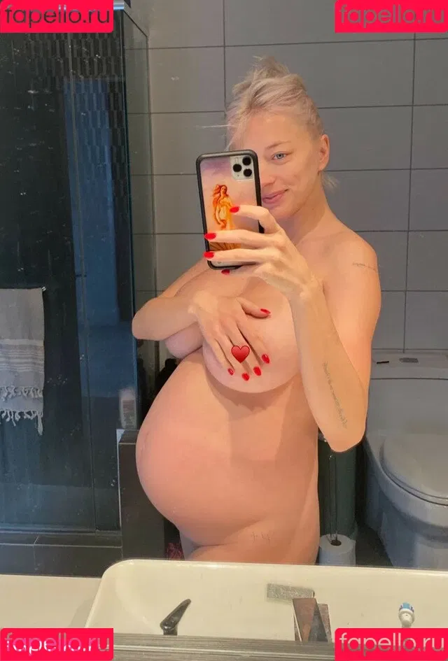 Caroline Vreeland Onlyfans Photo Gallery 