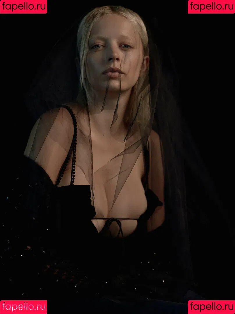 Caroline Vreeland Onlyfans Photo Gallery 