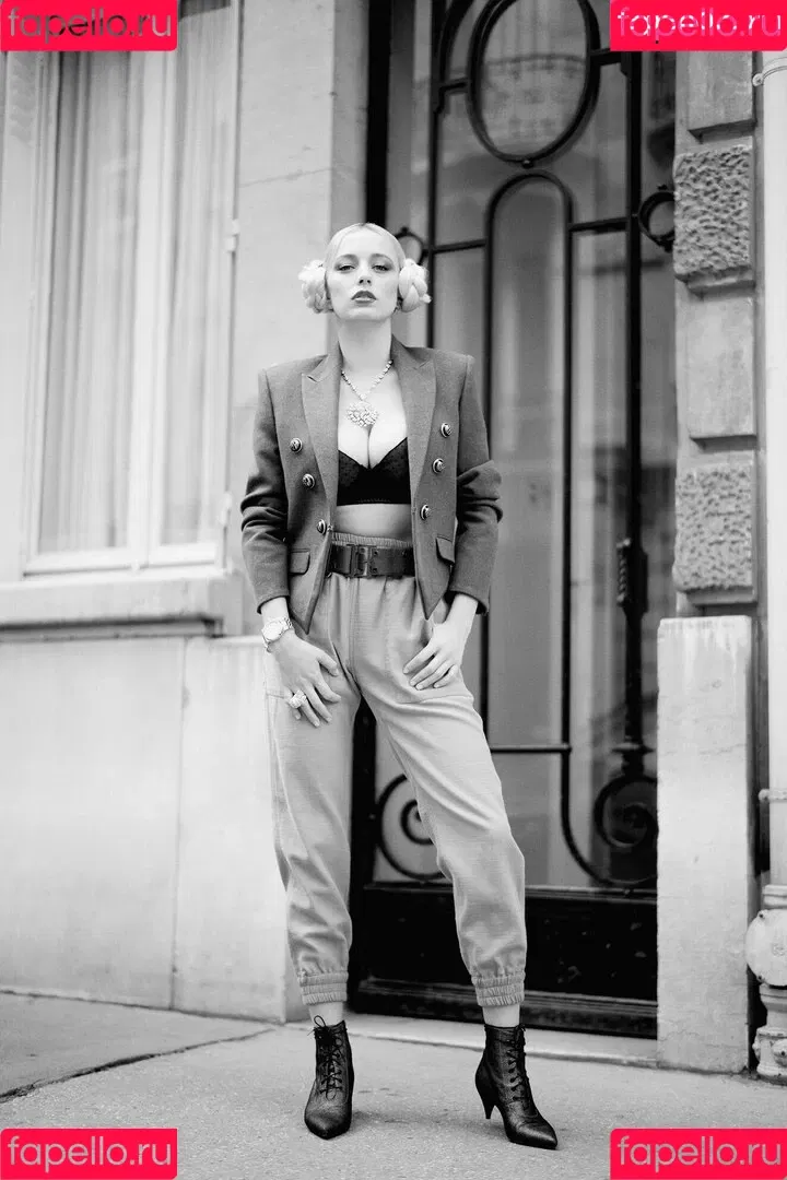 Caroline Vreeland Onlyfans Photo Gallery 