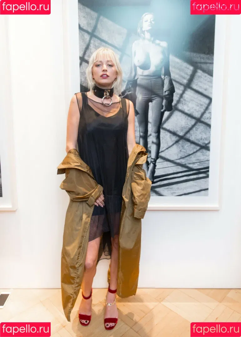 Caroline Vreeland Onlyfans Photo Gallery 