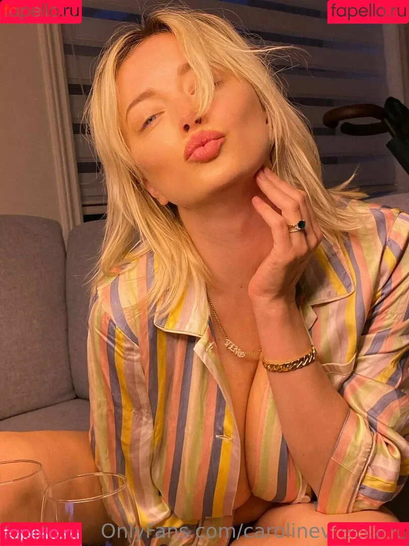 Caroline Vreeland Onlyfans Photo Gallery 
