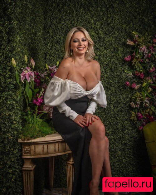 Caroline Vreeland Onlyfans Photo Gallery 