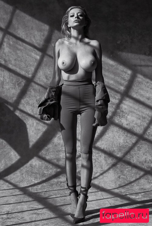 Caroline Vreeland Onlyfans Photo Gallery 