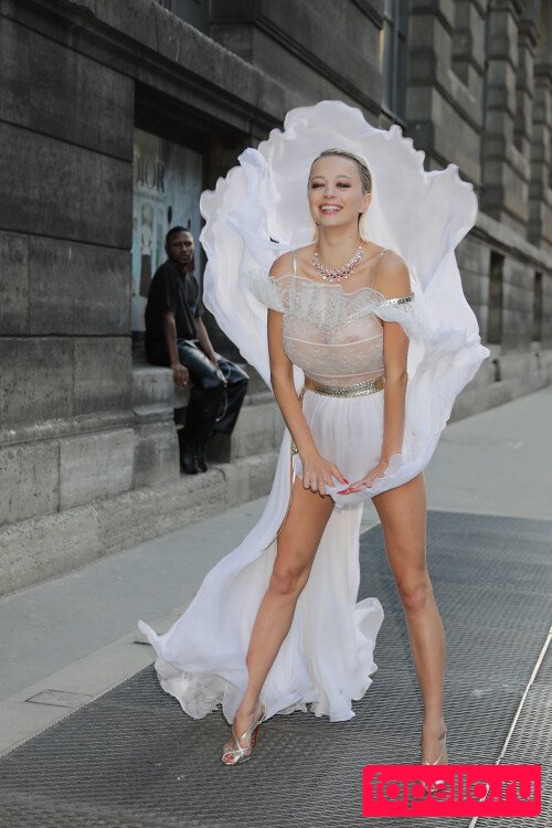 Caroline Vreeland Onlyfans Photo Gallery 