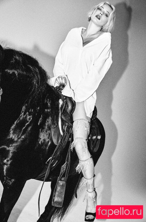 Caroline Vreeland Onlyfans Photo Gallery 