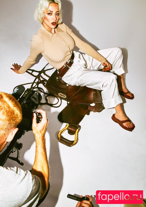 Caroline Vreeland Onlyfans Photo Gallery 