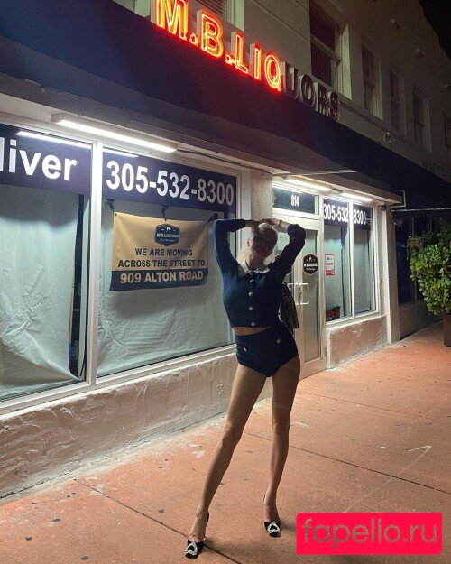 Caroline Vreeland Onlyfans Photo Gallery 