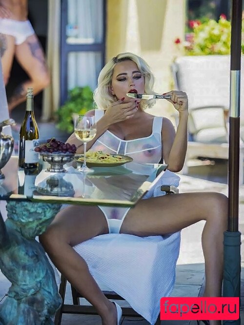 Caroline Vreeland Onlyfans Photo Gallery 