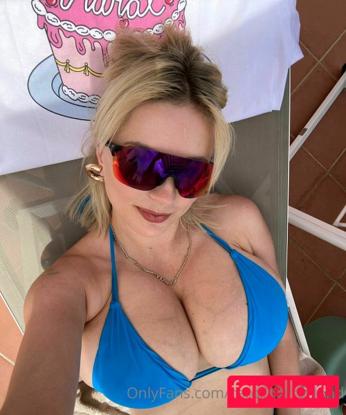 Caroline Vreeland Onlyfans Photo Gallery 