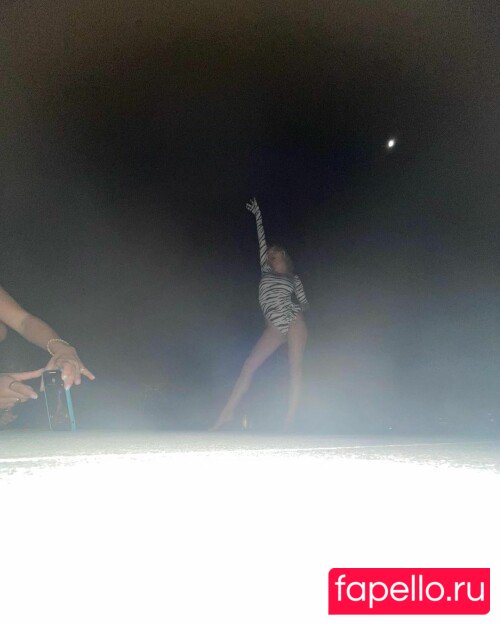 Caroline Vreeland Onlyfans Photo Gallery 