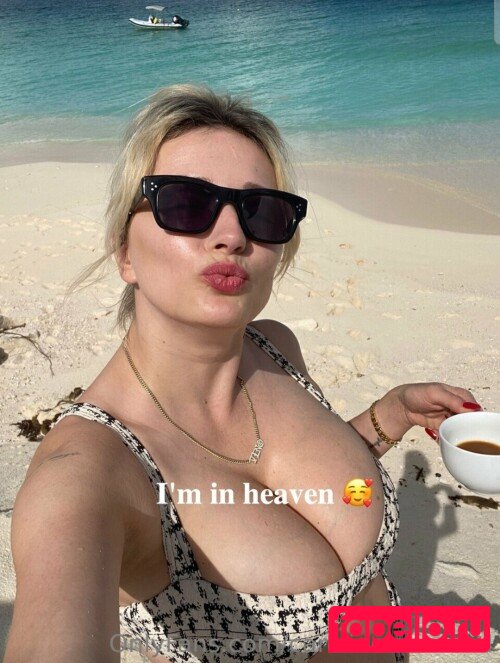 Caroline Vreeland Onlyfans Photo Gallery 