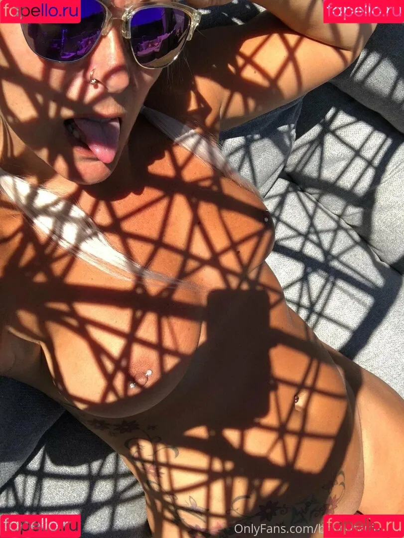 ukhotwife Onlyfans Photo Gallery 