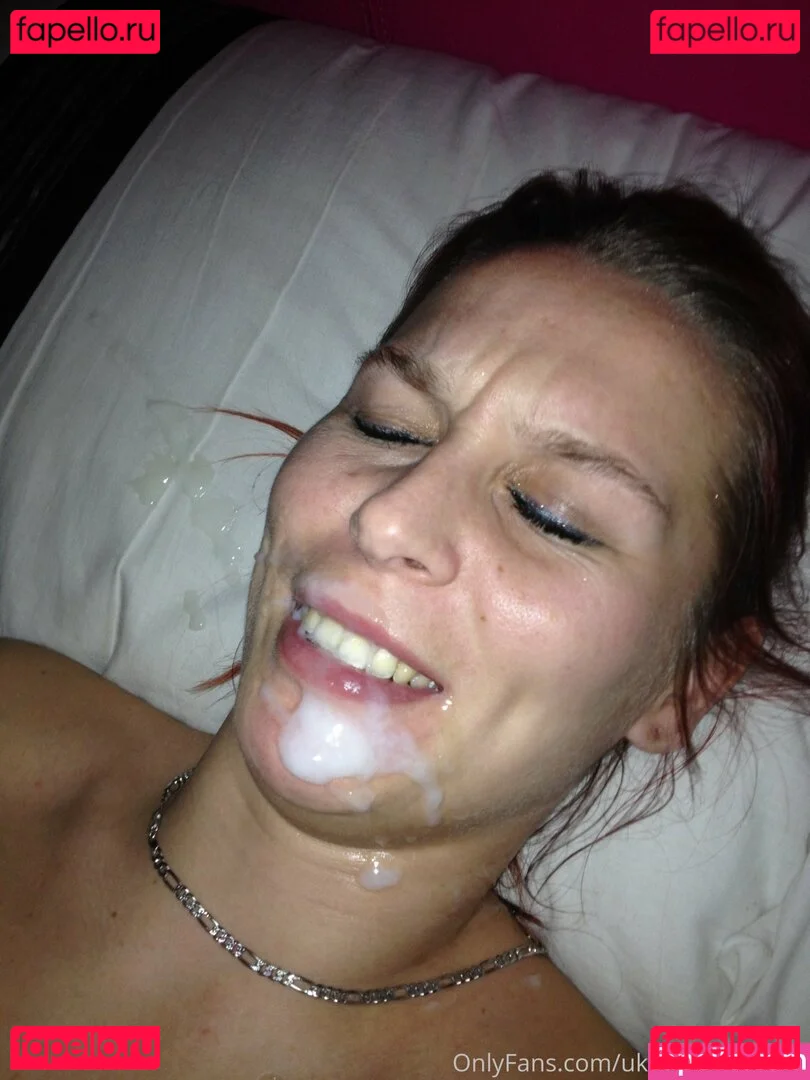 ukhotwife Onlyfans Photo Gallery 