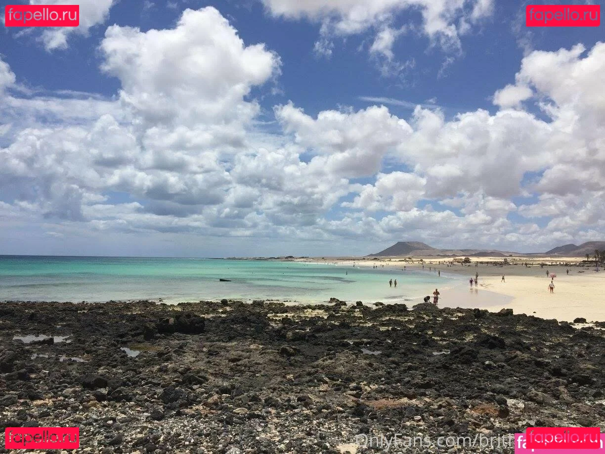 ukhotwife Onlyfans Photo Gallery 